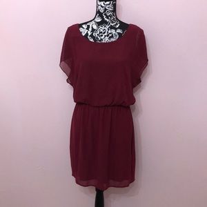 Women’s L maroon dress